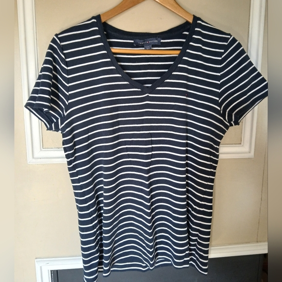 Tommy Hilfiger‎ V Neck Tee Women's Size Large - Picture 6 of 7